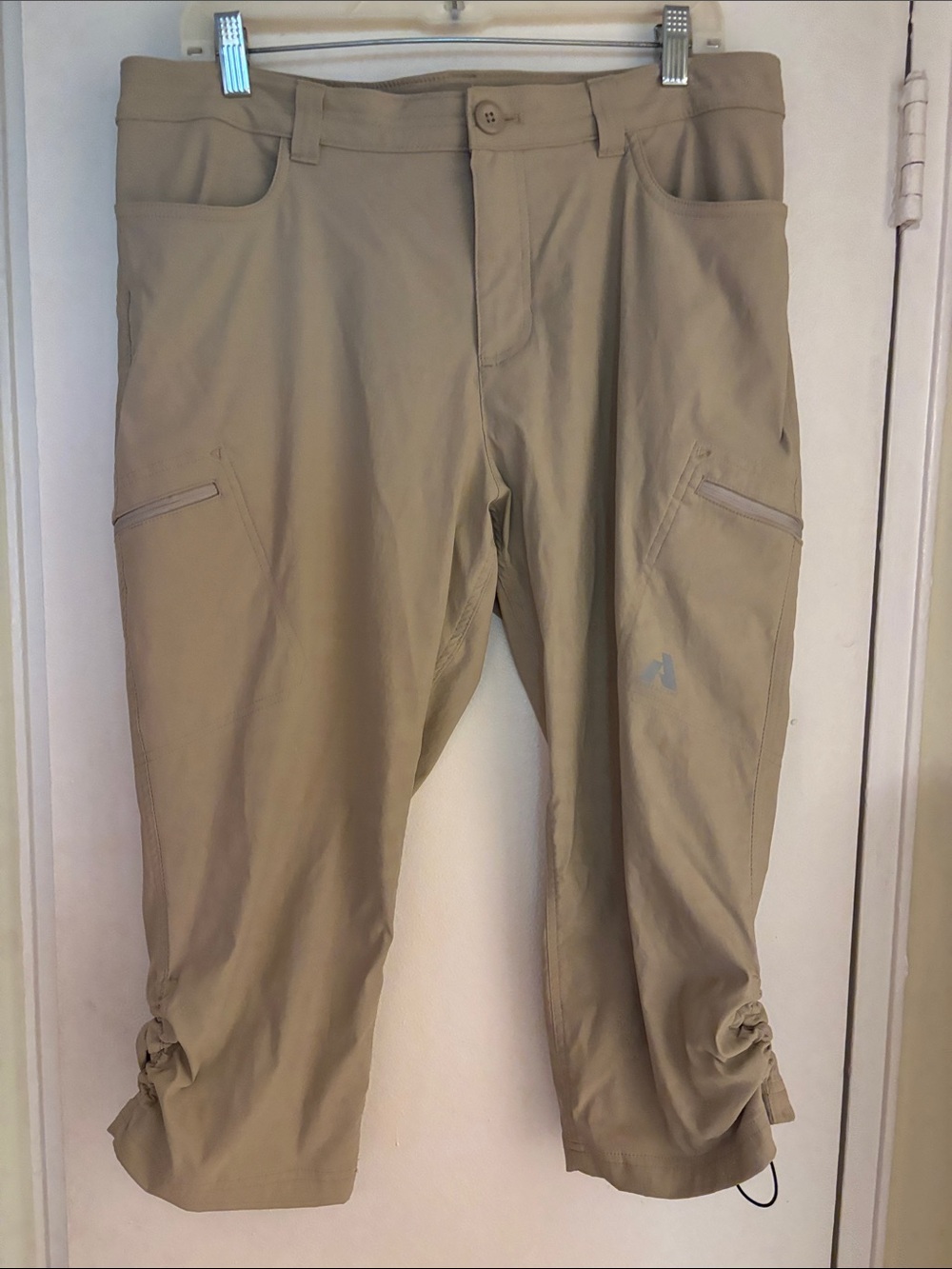 Eddie Bauer Women's Tan Capri Outdoor Pants